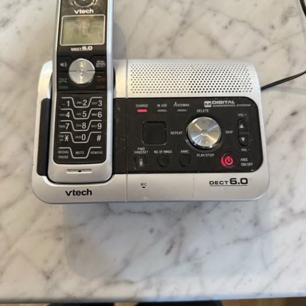 Vtech 6042 one Handset Cordless Phone with Digital Answering Device